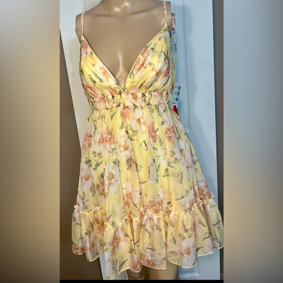 leena for Mac Duggal Yellow Floral Empire Waist
Ruffled Mini Dress Size 6 - Picture 4 of 13
